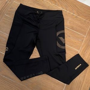 Medium Black Virus 7/8 compression leggings